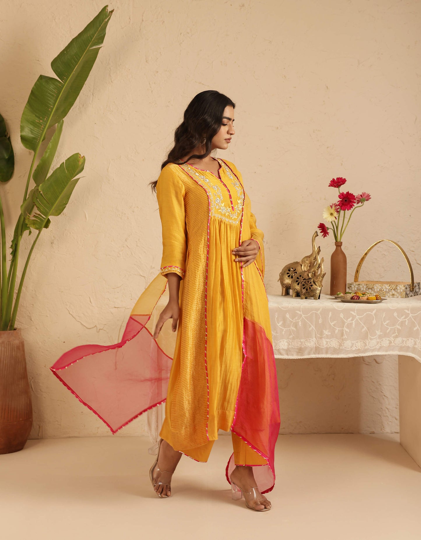Gold Suit Set with Tissue Kali