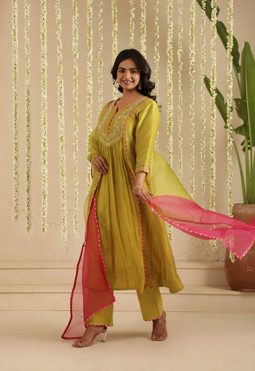 Gulabik Mehendi Green Suit Set with Tissue Kali