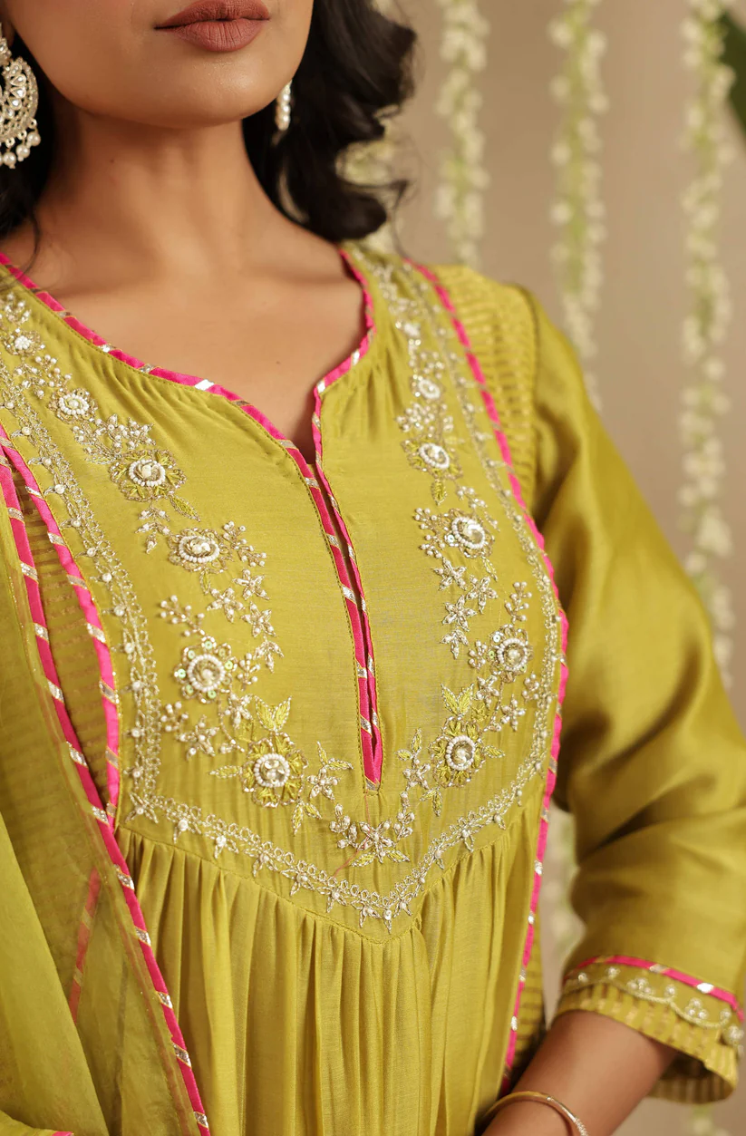 Gulabik Mehendi Green Suit Set with Tissue Kali