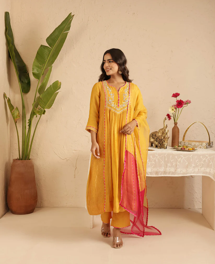 Gulabik Gold Suit Set with Tissue Kali