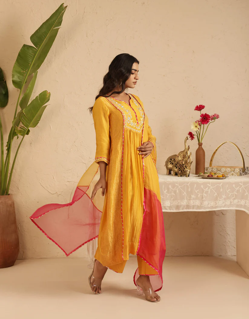 Gulabik Gold Suit Set with Tissue Kali