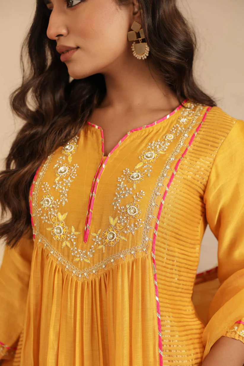 Gulabik Gold Suit Set with Tissue Kali