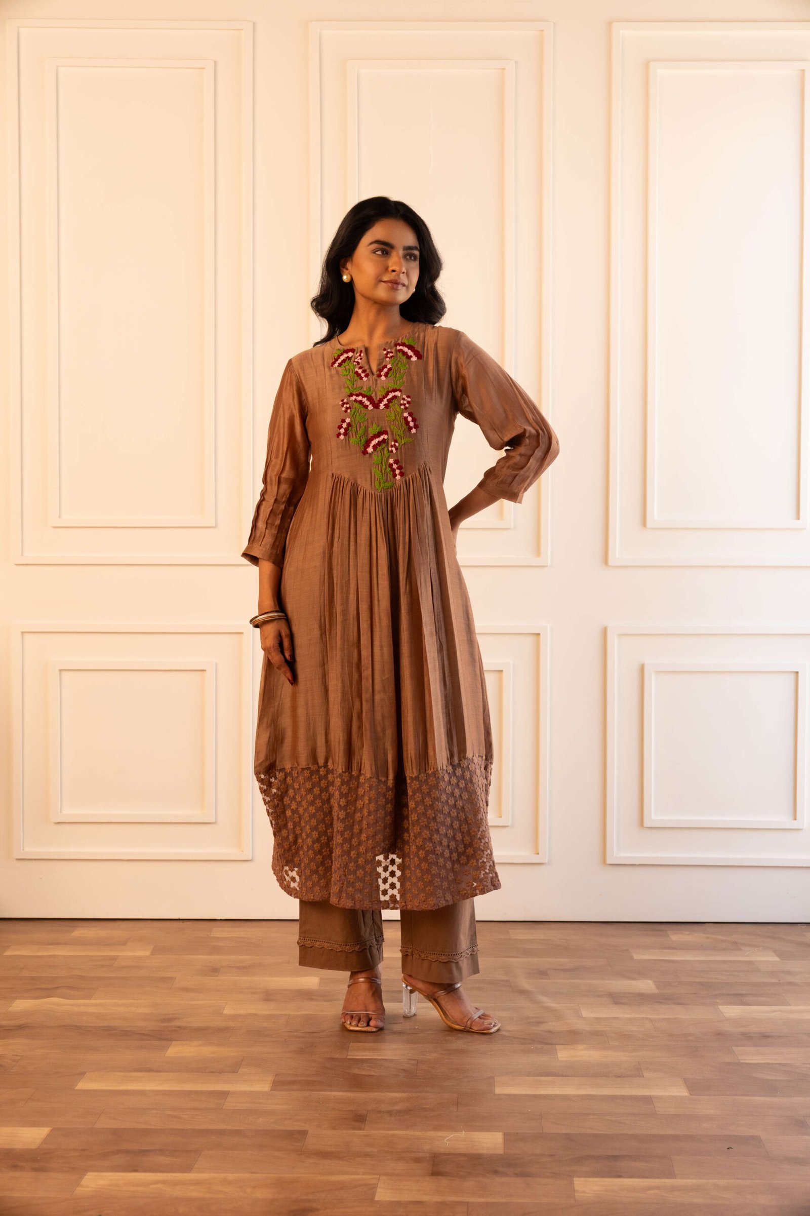 Gulabik Kiana Kurta Pant Set - Beige