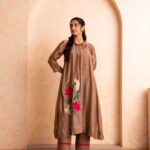 Gulabik Shubha Kurta Pant Set – Beige